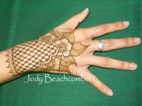 Learn the anatomy of a henna design to create your own henna style.